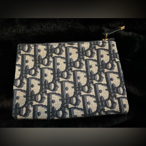 Authentic Dior Travel Kit - Picture 7 of 9